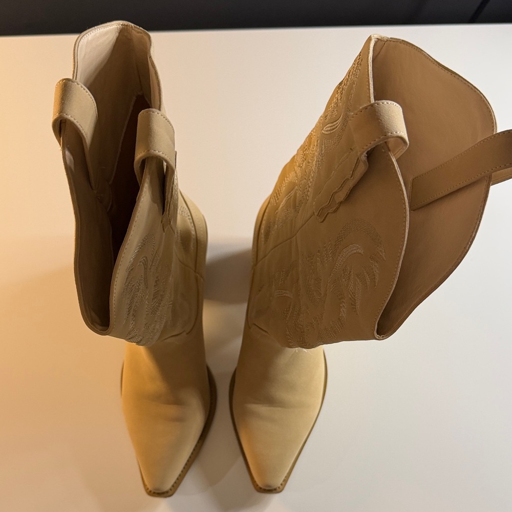 Women's Tan Western Boots - Picture 4 of 5